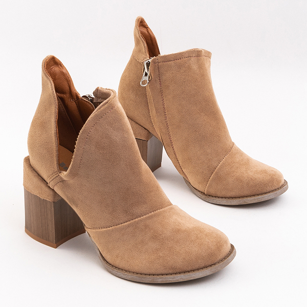 OUTLET Light brown women's boots with cut-outs from Plinara - Footwear