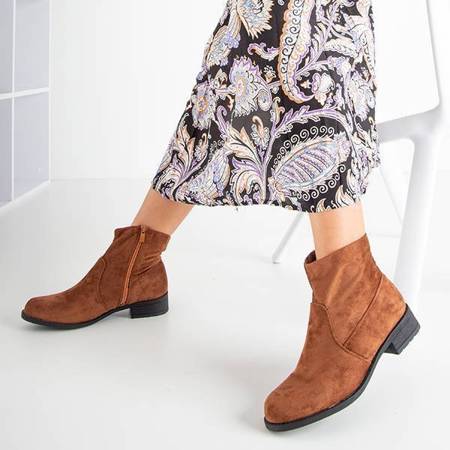 OUTLET Brown low-heeled boots Gemina - Shoes