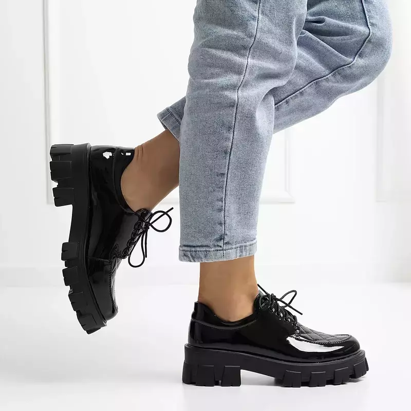 OUTLET Women's black lacquered half shoes Diaz - Footwear