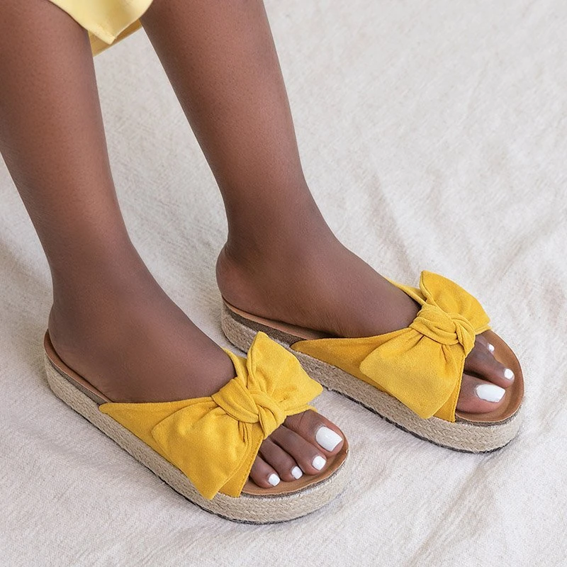 OUTLET Yellow women's slippers with a bow Martyna - Shoes