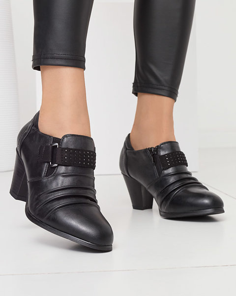 Black women's shoes on the post Debb - Footwear