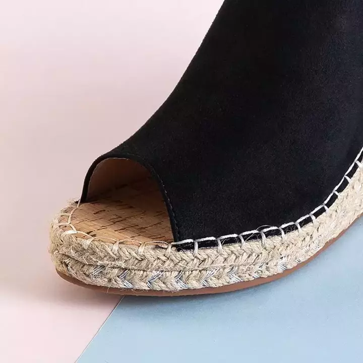 OUTLET Black women's sandals on a wedge Lorala - Footwear