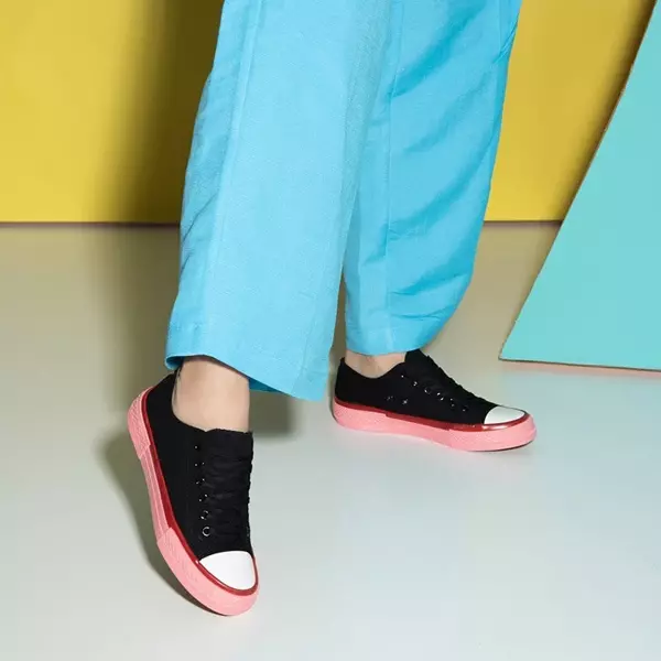 OUTLET Ladies' black sneakers with a pink sole Werisa - Footwear