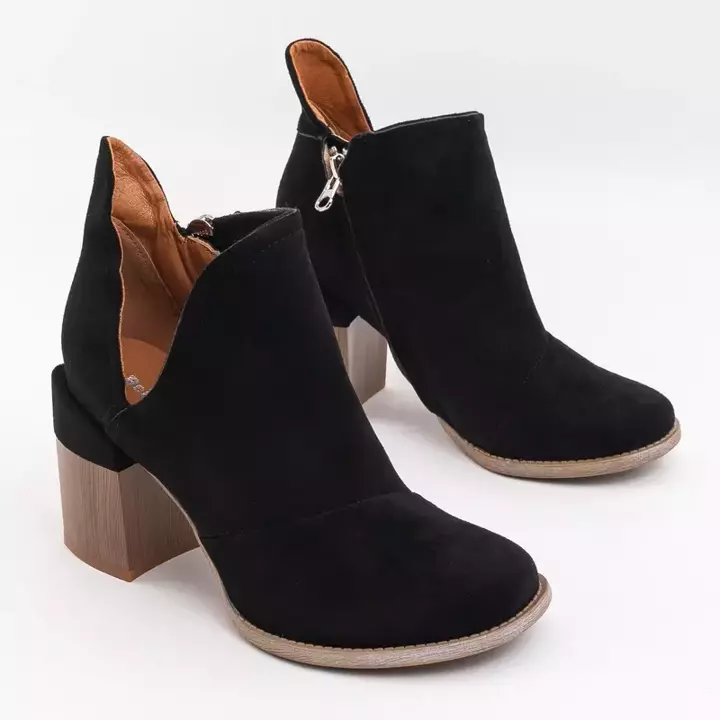 OUTLET Women's cutout boots in black Plinara - Footwear