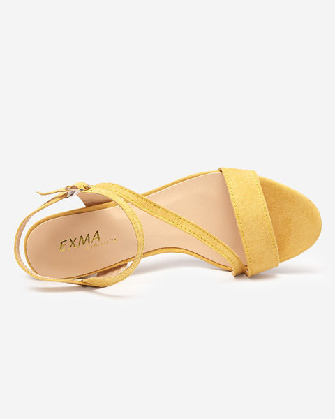OUTLET Women's sandals on a post in yellow Klodu- Shoes