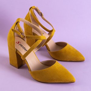 Yellow pumps on the Baressa post - Footwear